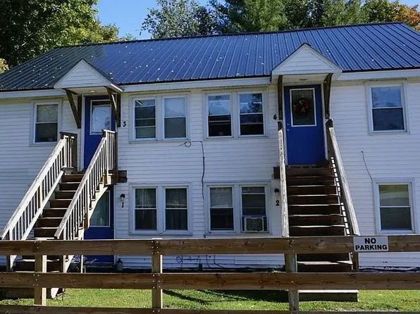 10 Jackson St, Dexter, ME 04930