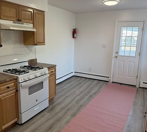 5th image of 245 Terrace Ave