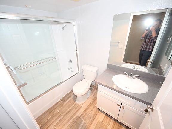 5th image of 1140 Venice Blvd APT 209