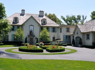 215 N Sheridan Rd, Lake Forest, IL 60045