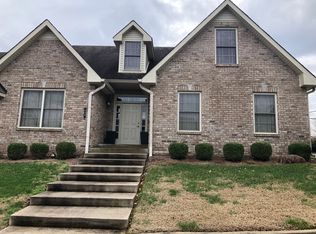 408 Country Club Ct, Clarksville, TN 37043