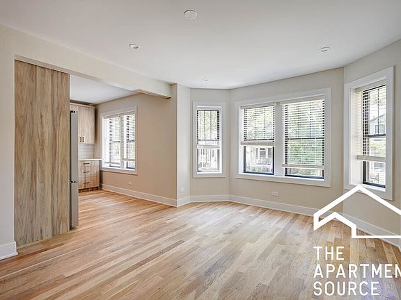 3rd image of 4865 N Seeley Ave #1