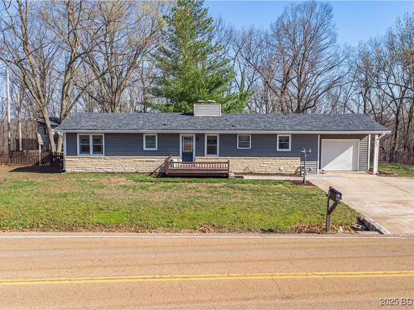 82 N Shore Dr, Lake Ozark, MO 65049