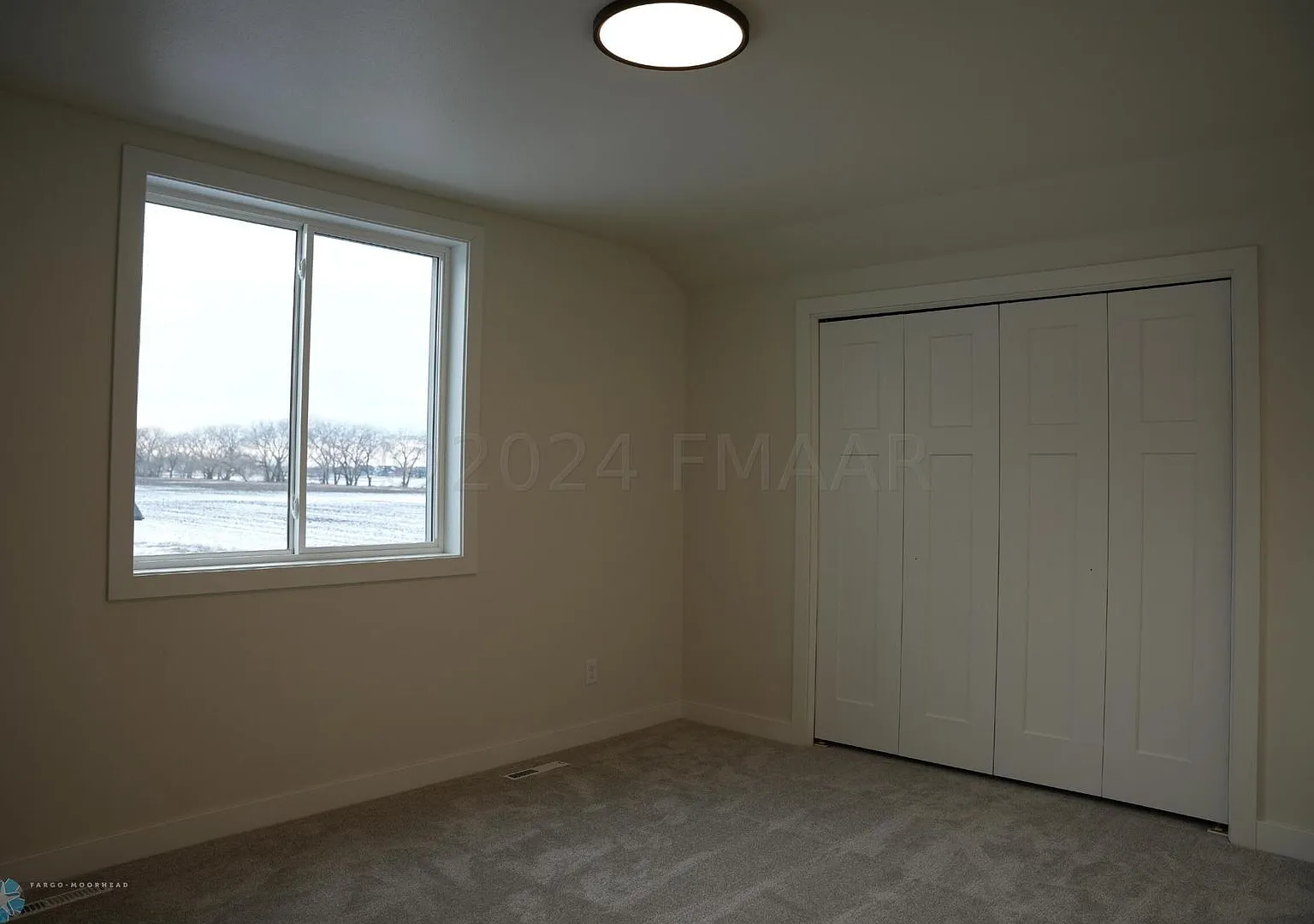 3 bed 2 bath slab on grade Twinhome for rent — Photo 4