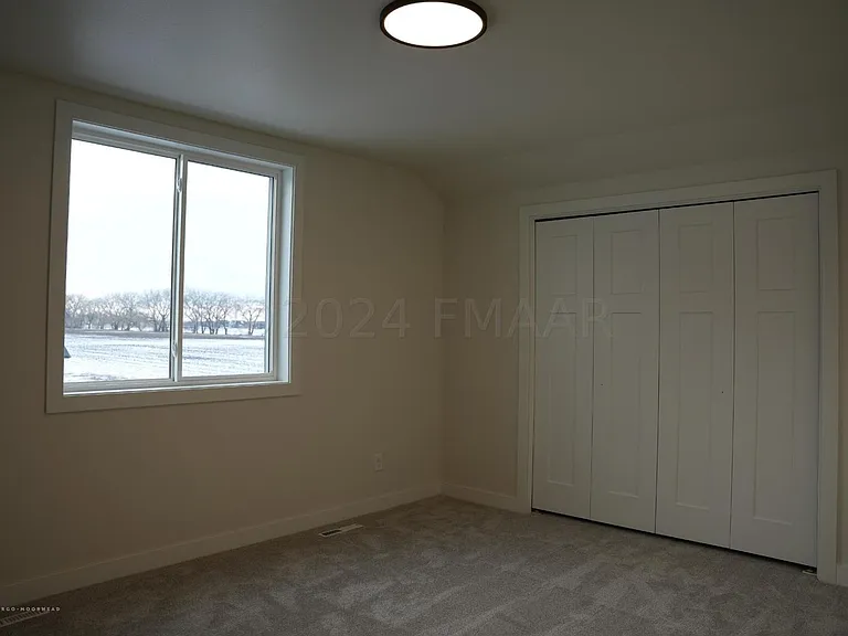 1520 6th Ave NE — Photo 3