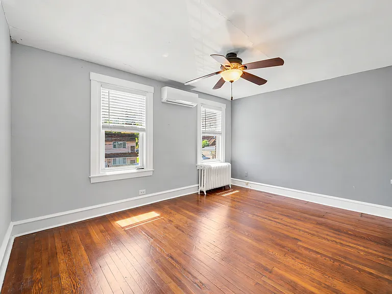4611 Silverwood St — Photo 11