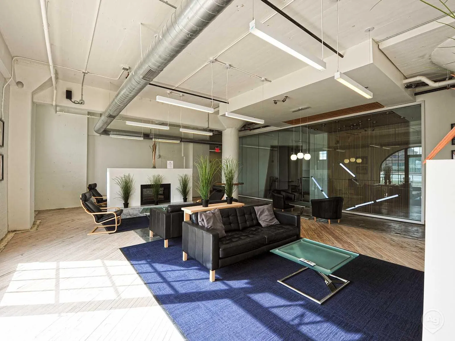900 Terminal Pl — Photo 2