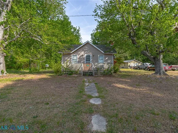 276 Benson Rd, Weems, VA 22576