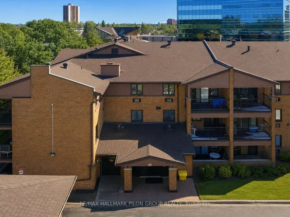 316 Savard Ave #206, Ottawa, ON K1L 7S2