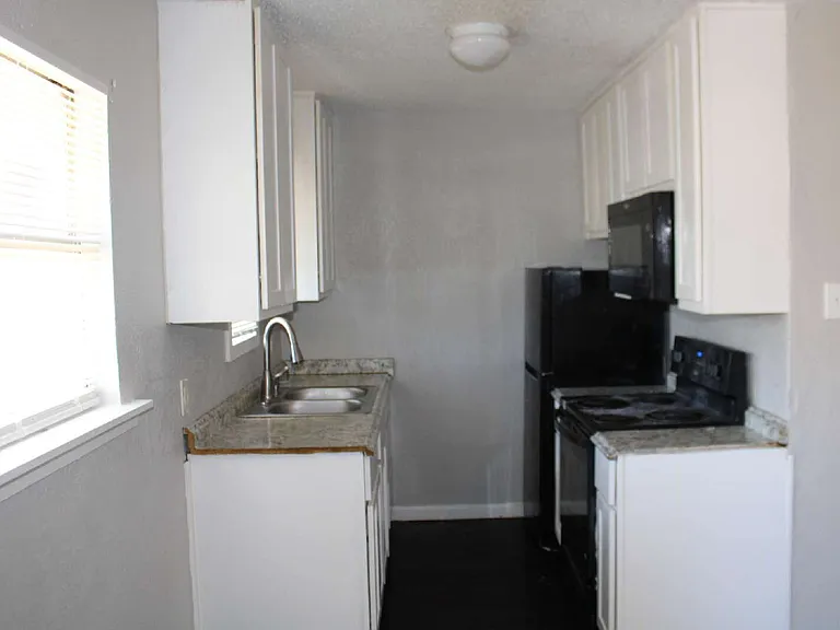 3910 Polly St #202 — Photo 4