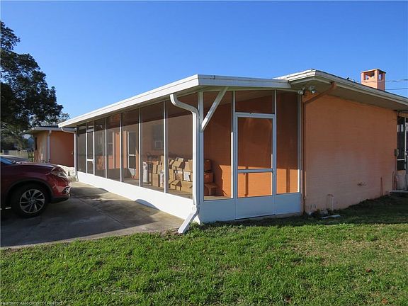 3rd image of 560 Highlands Lake Dr