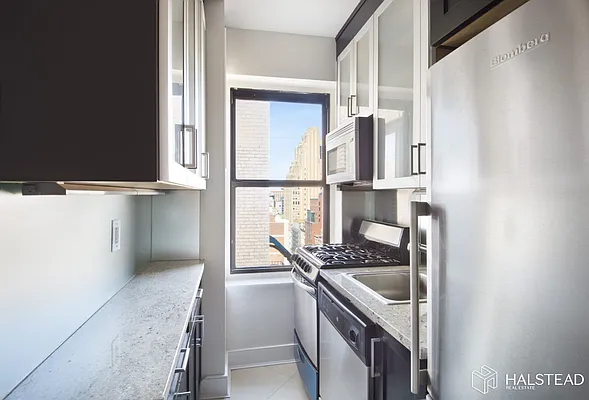 Rented by Halstead Real Estate | media 4