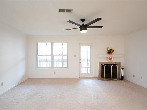 5th image of 107 Stratford Dr APT F