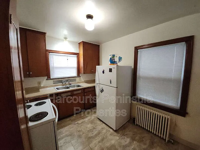 949 Washington Ave #A — Photo 5