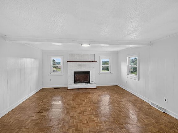 4th image of 348 Fish Lake Rd