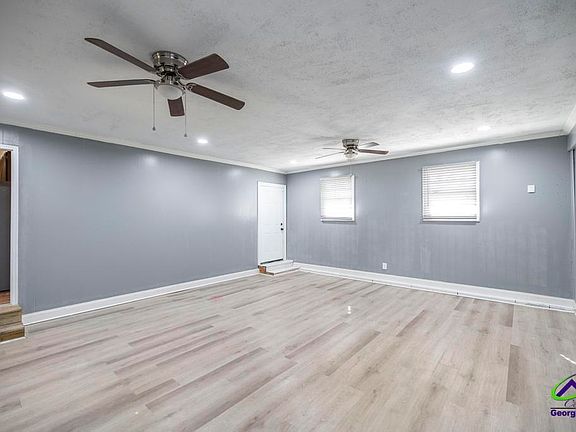 3rd image of 2813 S Estates Rd