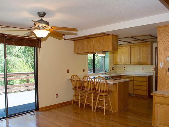 3rd image of 10962 Darlene Ct
