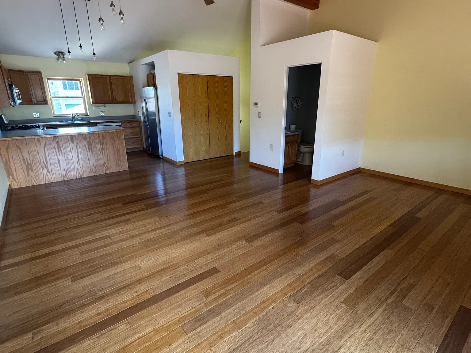 2 bed, 2.5 bath, 1200 sqft, $3,500 — Photo 2