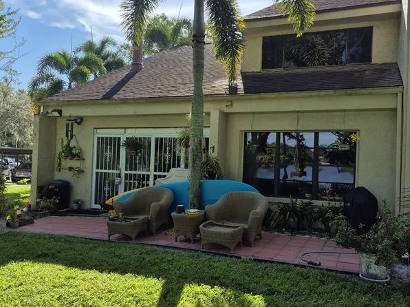 5110 Puritan Cir, Tampa, FL 33617