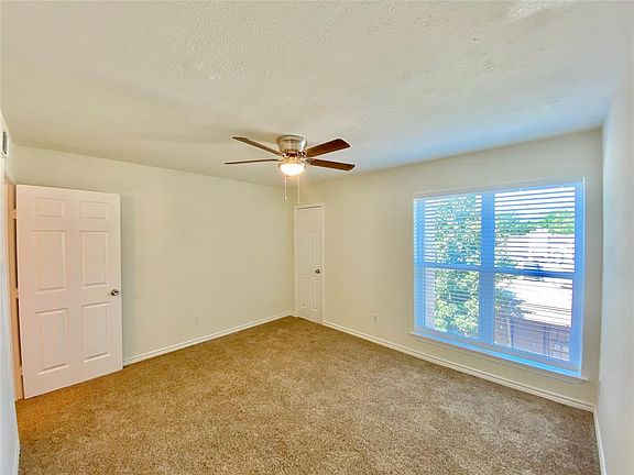 4th image of 3121 Park Ln APT 1159