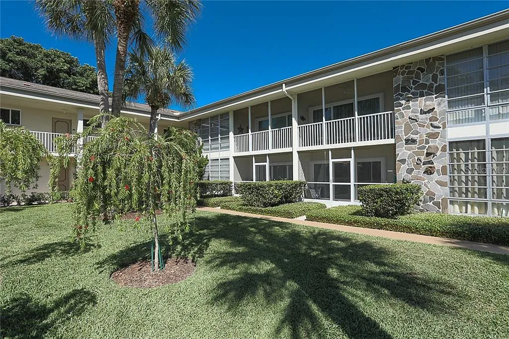 1 bed, 1.0 bath, 770 sqft, $2,100 — Photo 3