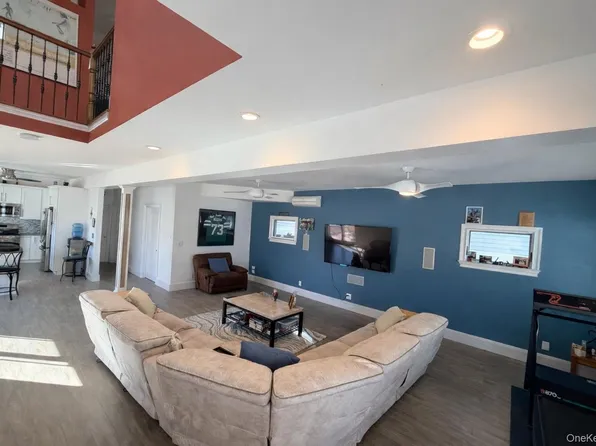 65 New Hampshire St, Long Beach, NY 11561