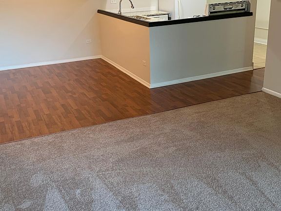 4th image of 13622 Royal Ct APT 818