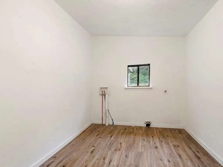 301 Franklin St — Photo 4