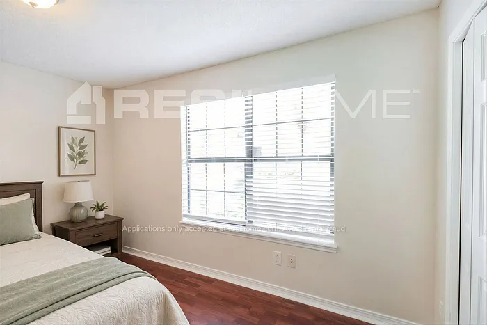 3739 Mandarin Woods Dr N — Photo 8