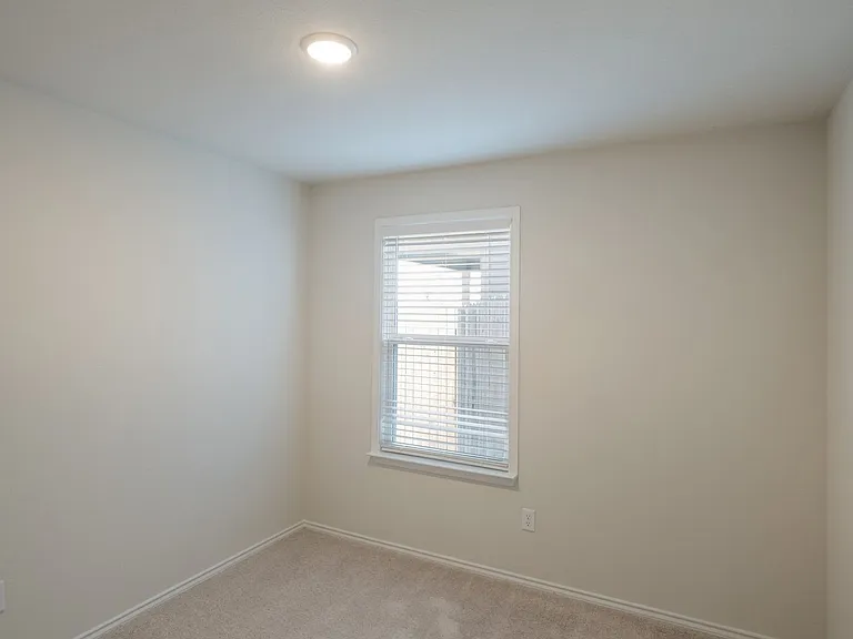 6319 Antares — Photo 20