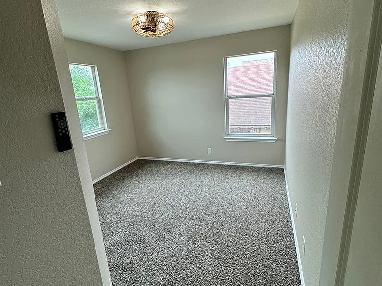 349 Tower Dr — Photo 25