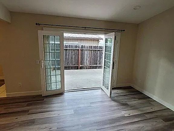 3rd image of 9725 Woodhollow Way