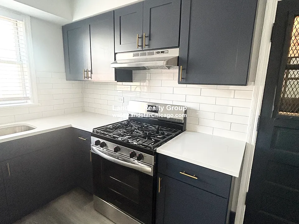 2727 W Berwyn Ave #3A