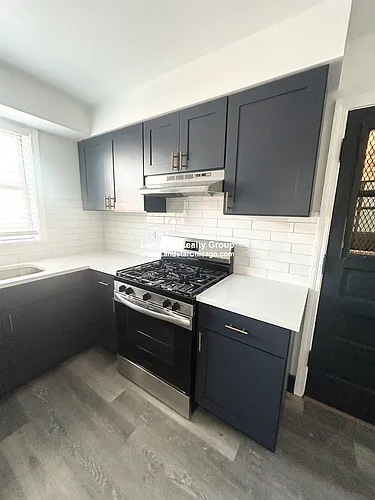 2727 W Berwyn Ave Photo 1