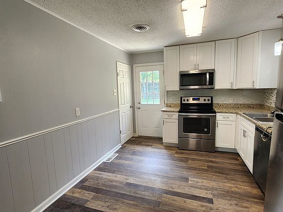 4th image of 429 Mineral Rd