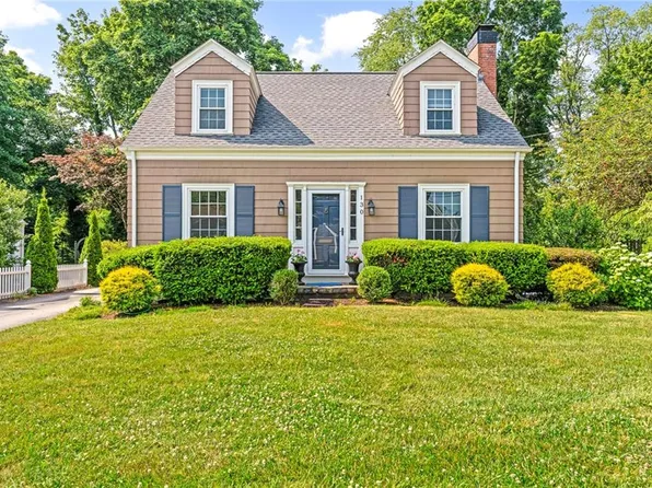 130 Ferry Ln, Barrington, RI 02806