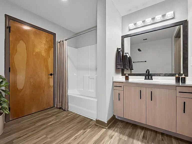 Emery Lofts — Photo 9