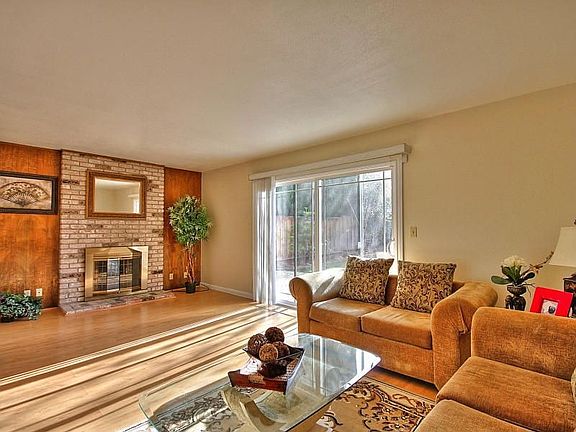 3rd image of 1486 Redmond Ave