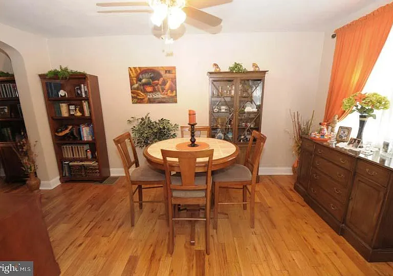 324 Dawson St — Photo 8