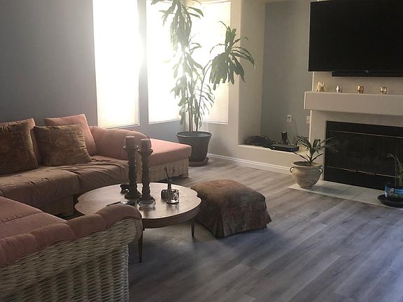 3rd image of 912 Matagorda Ln
