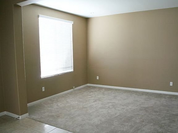 Dining room - has butlers pantry