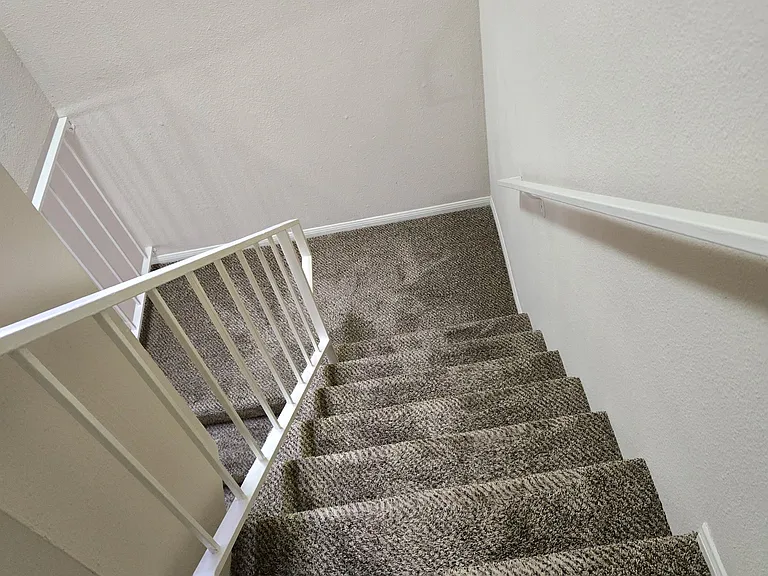 523 Hart Dr #5 — Photo 6