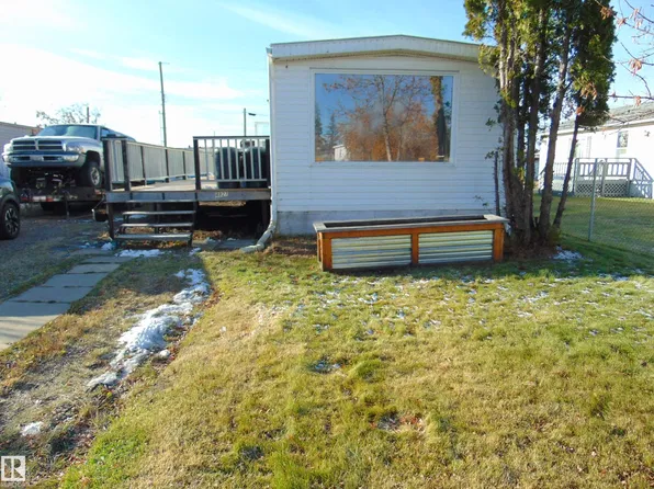 4827 49th Ave, Holden, AB T0B 2C0
