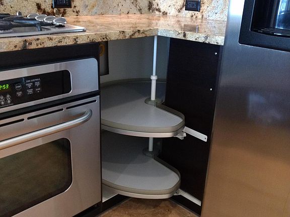 4th image of 800 The Mark Ln Unit 1803
