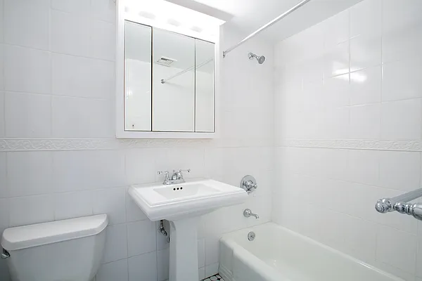 Rented by Stonehenge NYC LLC | media 10