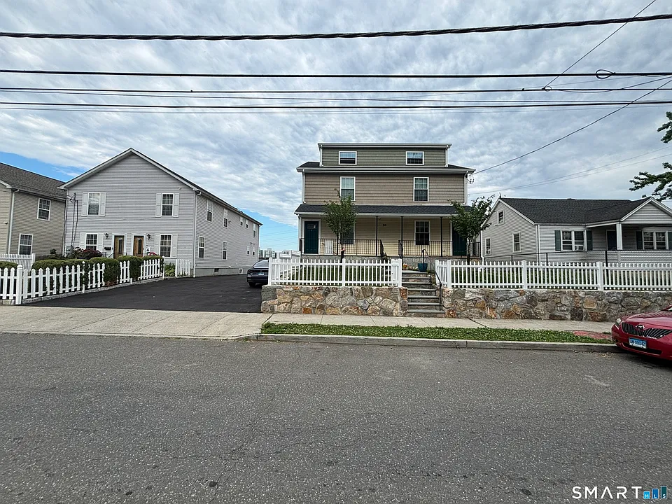 50 Bonner St #1