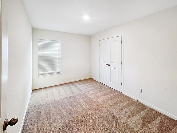 4th image of 15206 Harbor Lndg