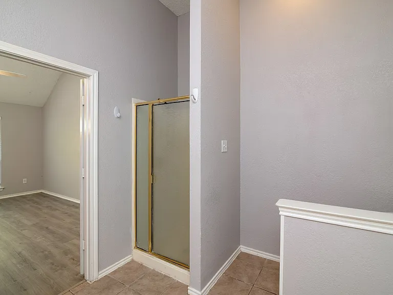 1329 Maywood Ct — Photo 15