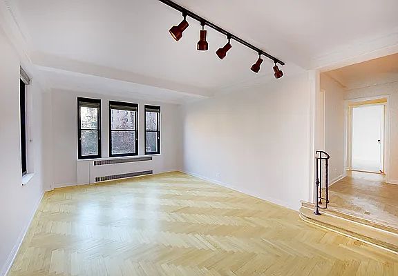 2nd image of 57 Park Ter E APT B28