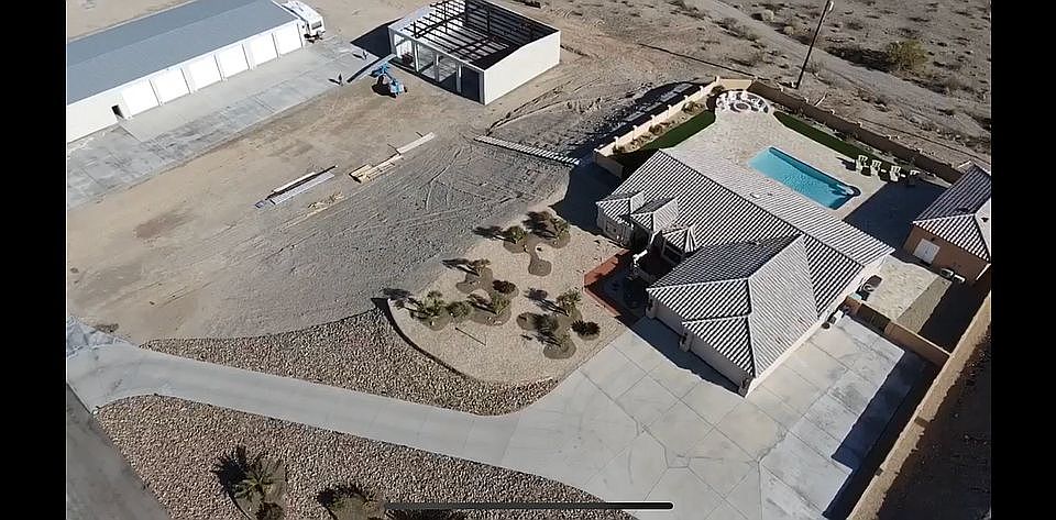 1st image of 7604 N Valley View Dr